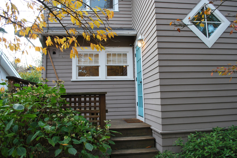 Exterior & Views 2, Stylish Craftsman Premium Comfort, Seattle