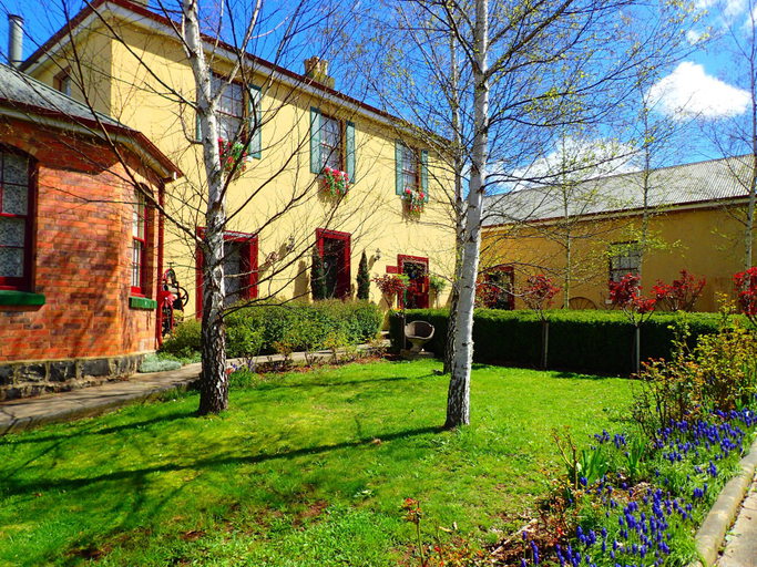 Exterior & Views 1, Blakes Manor Self Contained Heritage Accommodation, Meander Valley