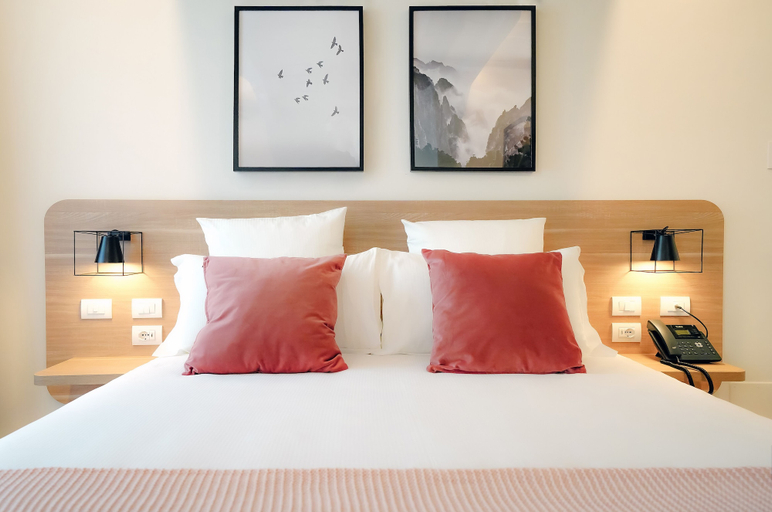 Bedroom 4, Bergamo Inn 15, Bergamo