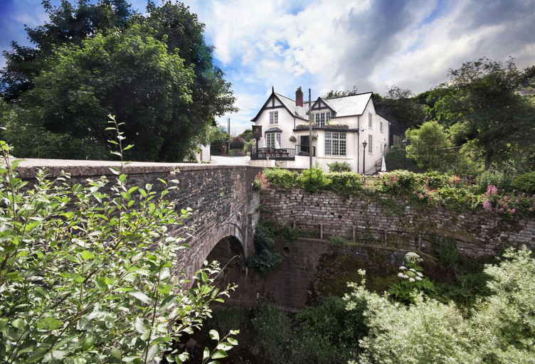 Exterior & Views 1, Newbridge on Usk, Newport