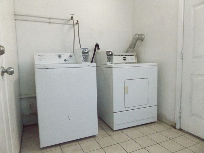 Bathroom 5, City Center Motel, Riverside