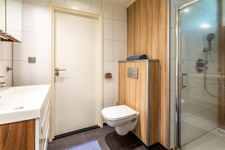 Bathroom 4, EuroParcs Noordwijkse Duinen, Noordwijk