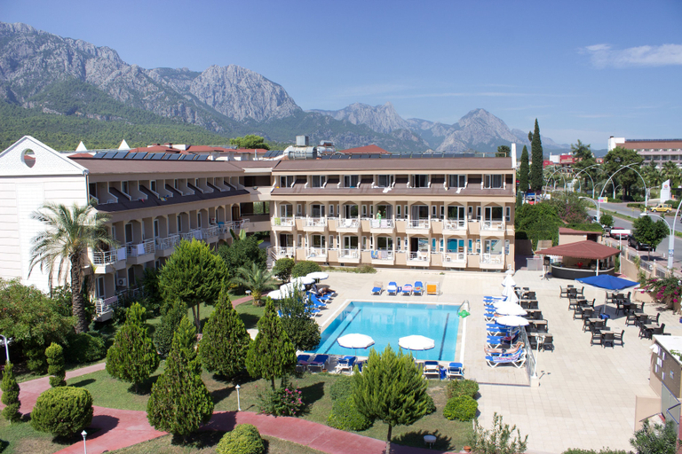 Exterior & Views