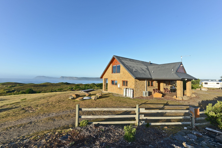 Exterior & Views, Cloudy Bay Villa, Kingborough