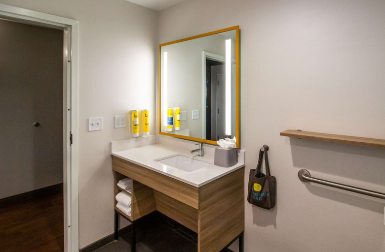 Bathroom 4, Tru By Hilton Niceville, FL, Okaloosa