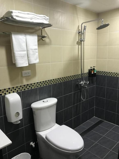 Bathroom 4, 177 Guest House, Nantou