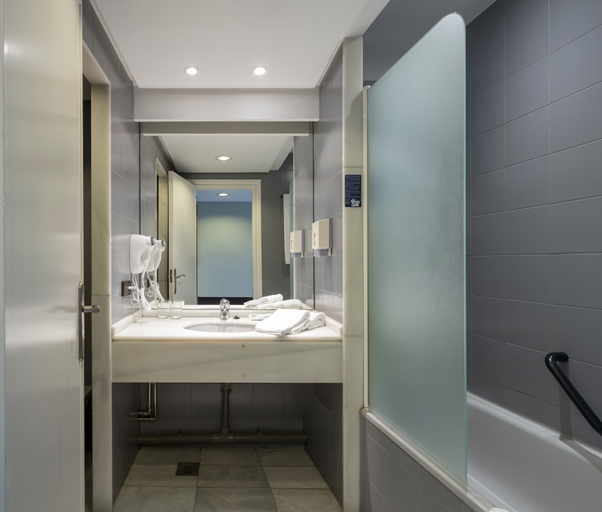 Bathroom 3, Hotel Ciudad de Logroño, La Rioja