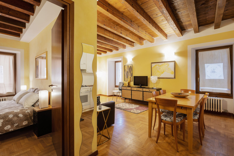 Others 4, Città Antica Charming Flat, Verona