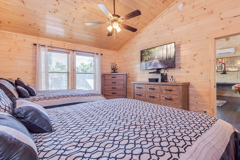Bedroom 2, Pure Indulgence, Sevier