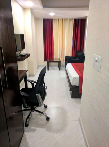 Bedroom 2, Hotel White Castle, Gautam Buddha Nagar