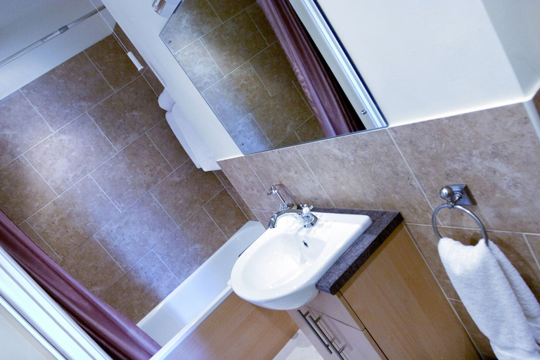 Bathroom 4, Cotford Hotel, Worcestershire