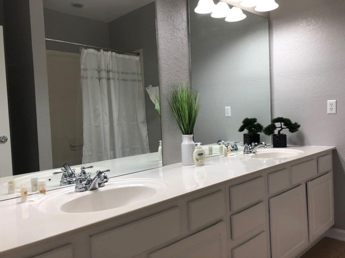 Bedroom 3, Tideview 20 · Walk TO Convention! Near Universal & Disney, Orange