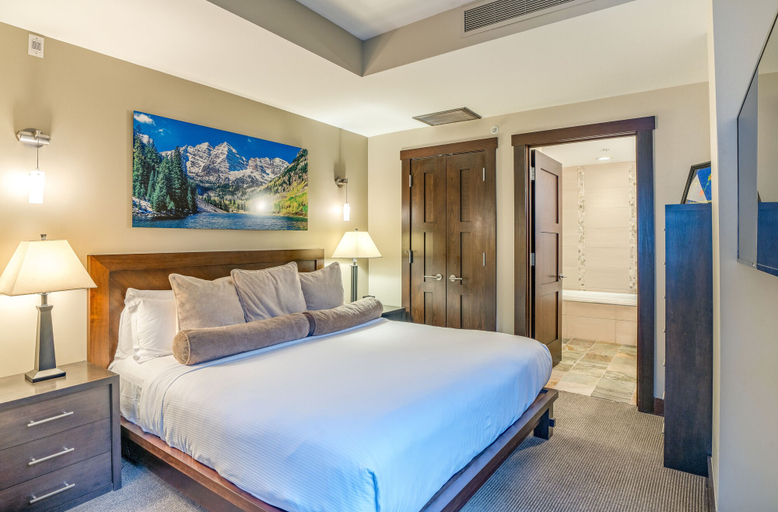 Bedroom 2, Hayden Lodge by Snowmass Mountain Lodging, Pitkin