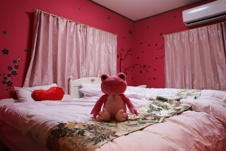 Bedroom 2, Pop Culture House, Takayama