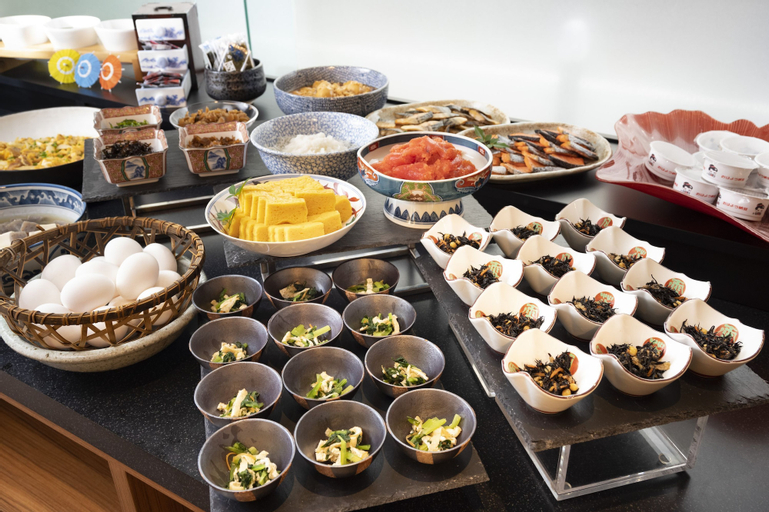 Food & Drinks 12