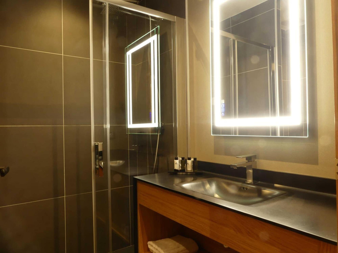 Bathroom 5, Le Castel d'Alti, Haute-Garonne