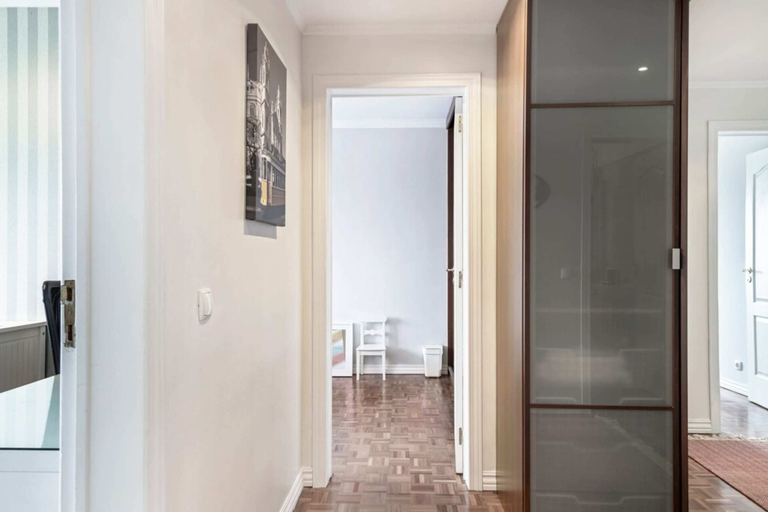 Others 5, Large Contemporary 3 Bedroom Apartment, Amadora