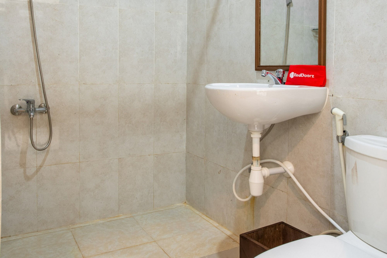 Bedroom 4, RedDoorz Plus near Balai Kota Batu 2, Malang