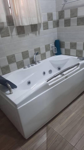 Bathroom, Hotel Green, Accra