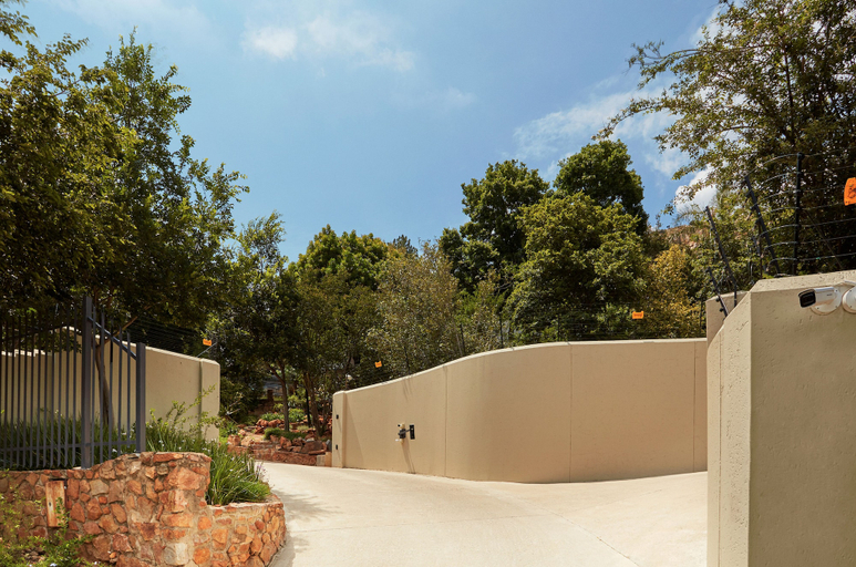 Exterior & Views 2, The Cliffside Boutique Getaway, City of Johannesburg
