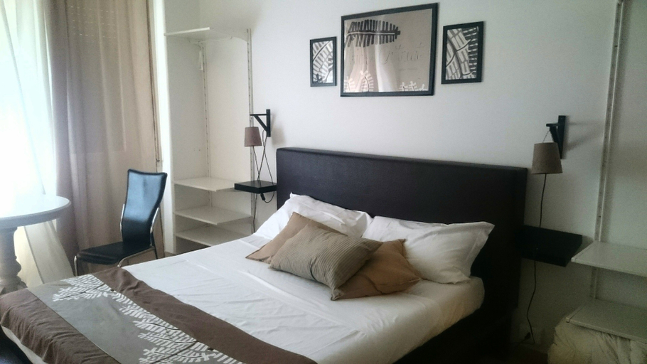 Bedroom 4, Iron Bridge Accomodation, Rome