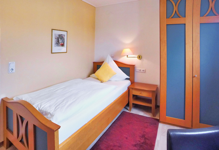Bedroom 3, Hotel Maurer, Saarlouis