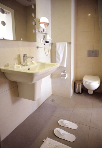 Bathroom 5, Hotel Davos, Fatih