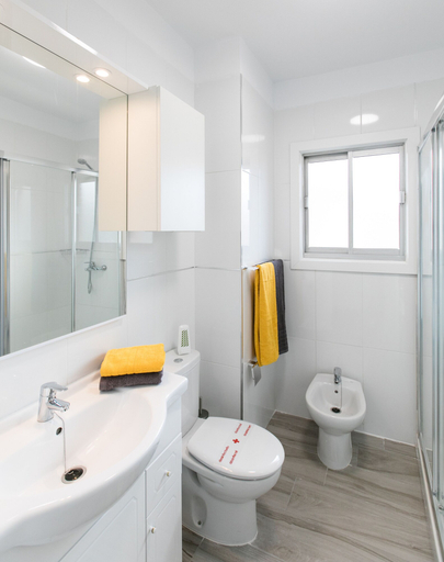 Bathroom 3, Santa Cruz Downtown Apartment, Luminosidad, Confort y Estilo, Santa Cruz de Tenerife
