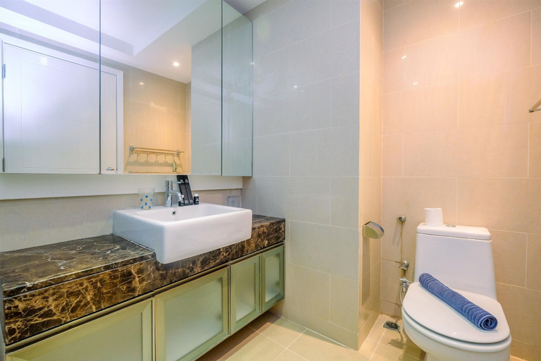 Bathroom 4, Spacious with City View 2BR Apartment at Casa Grande Residence, Jakarta Selatan
