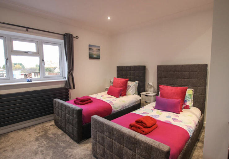 Bedroom 2, Kingfisher Lodge, Norfolk