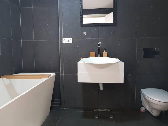 Bathroom 3, Seafront Residence, Dakar