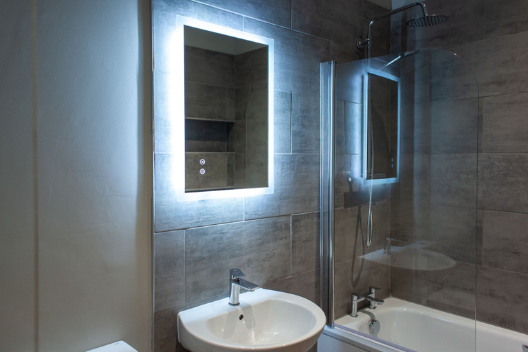 Bathroom 3, Coach House Inn, Dorset