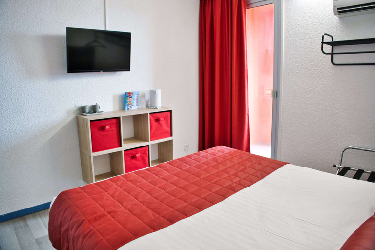 Bedroom 3, Hôtel des 2 golfs, Aude