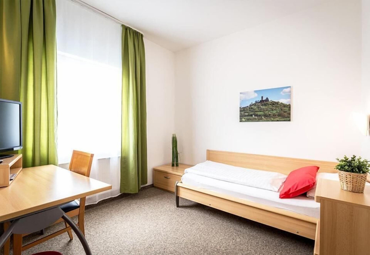 Bedroom 3, Hotel an der Burg, Gießen