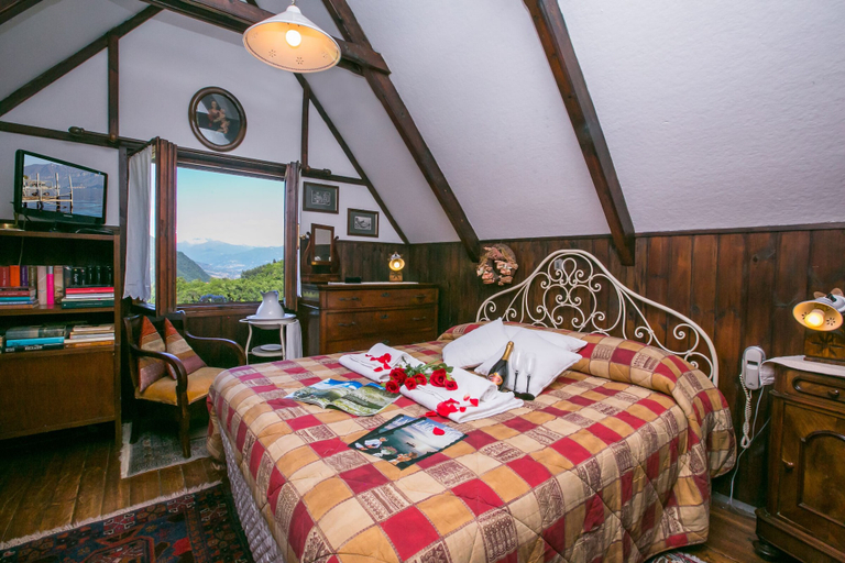 Bedroom 2, Argegno Chalet, Como