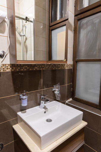 Bathroom 3, Hotel Kutko, Pančevo