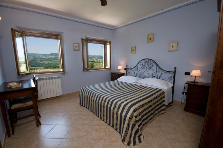 Bedroom 2, Agriturismo Macinatico 1, Siena