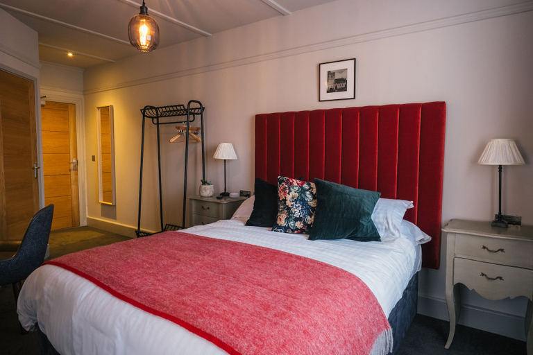 Bedroom 4, The Black Boy, Oxfordshire