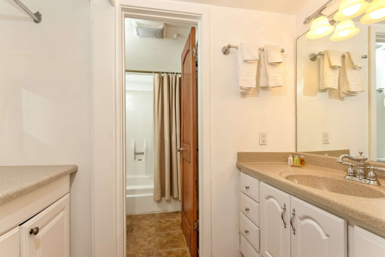 Bathroom 3, Aspenwood by iTrip Aspen Snowmass, Pitkin
