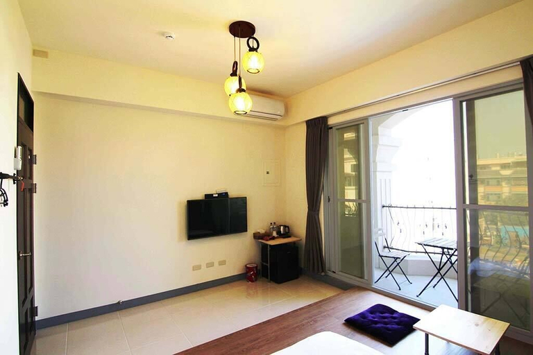 Others 5, 22 B&B, Pingtung