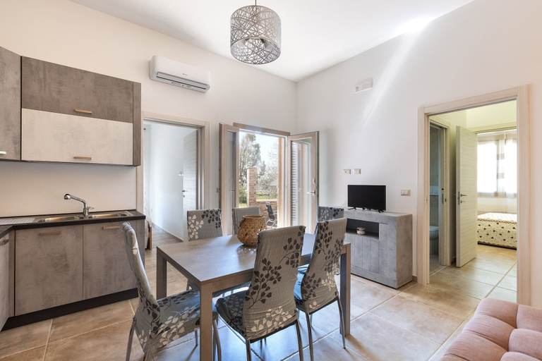 Others 5, 2300 Villino Vanessa, Lecce