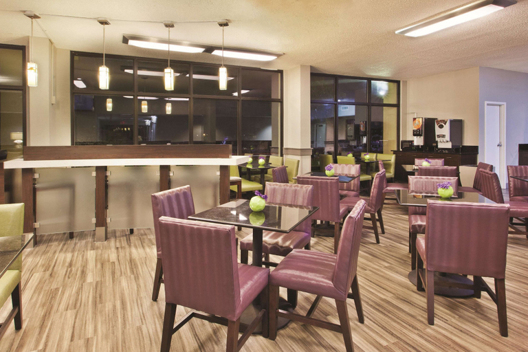 Food & Drinks 5, La Quinta Inn & Suites by Wyndham Charleston Riverview, Charleston