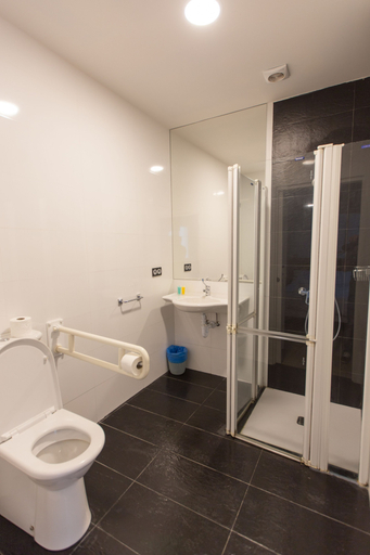Bathroom 4, Central Roomss, Guipúzcoa