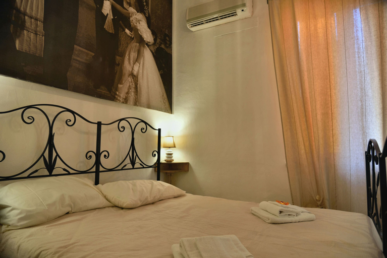 Bedroom 5, Real Umberto I - Kalsa, Palermo