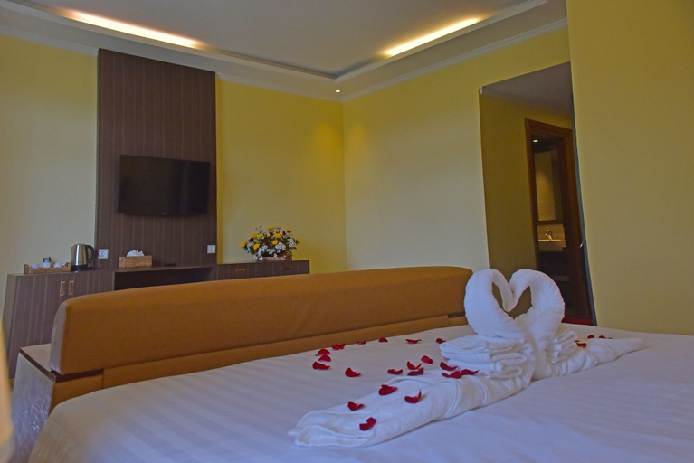 Bedroom 2, Kalaw Silver Pine Hotel, Taunggye