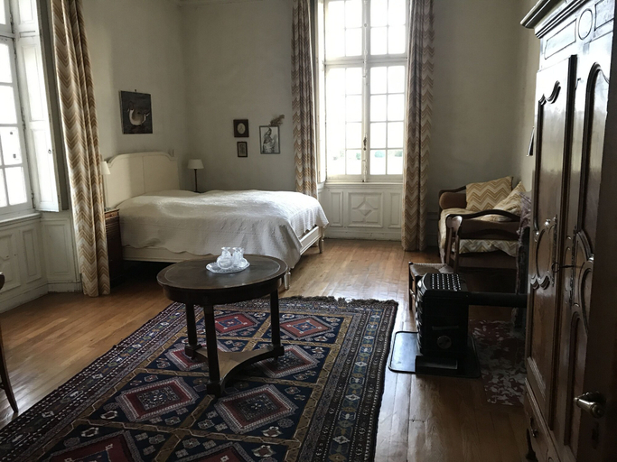 Bedroom 4, Château de Joyeux - Chambres D'hôtes, Ain