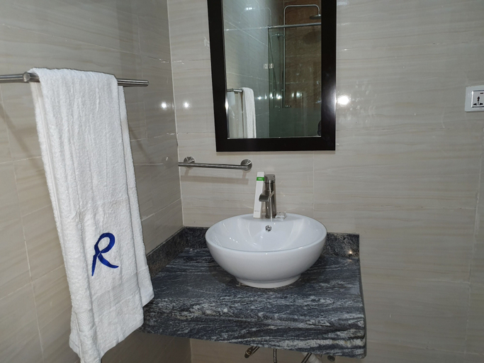Bathroom 3, Residency Hotel Lagos Airport, Mainland