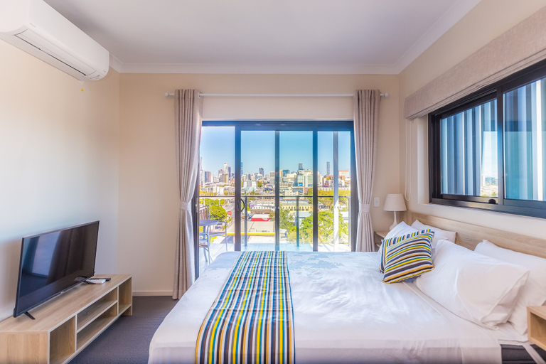 Bedroom 5, The Windsor Apartments and Hotel Brisbane, Windsor