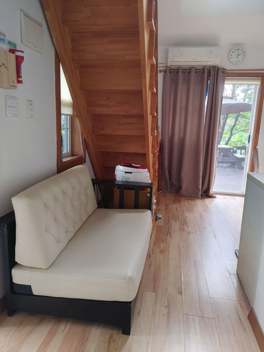 Others 4, Paju Gamaksan Pension, Paju