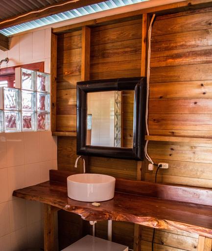Bathroom 4, The Sea Monkey, Bocas del Toro